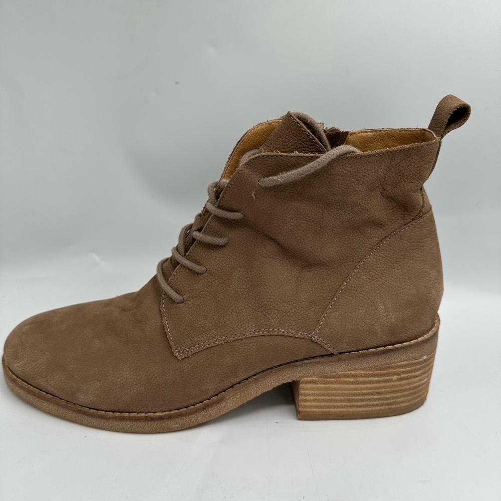 Lucky Brand Women's Tamela Taupe Nubuck Leather Boot Size 8.5M